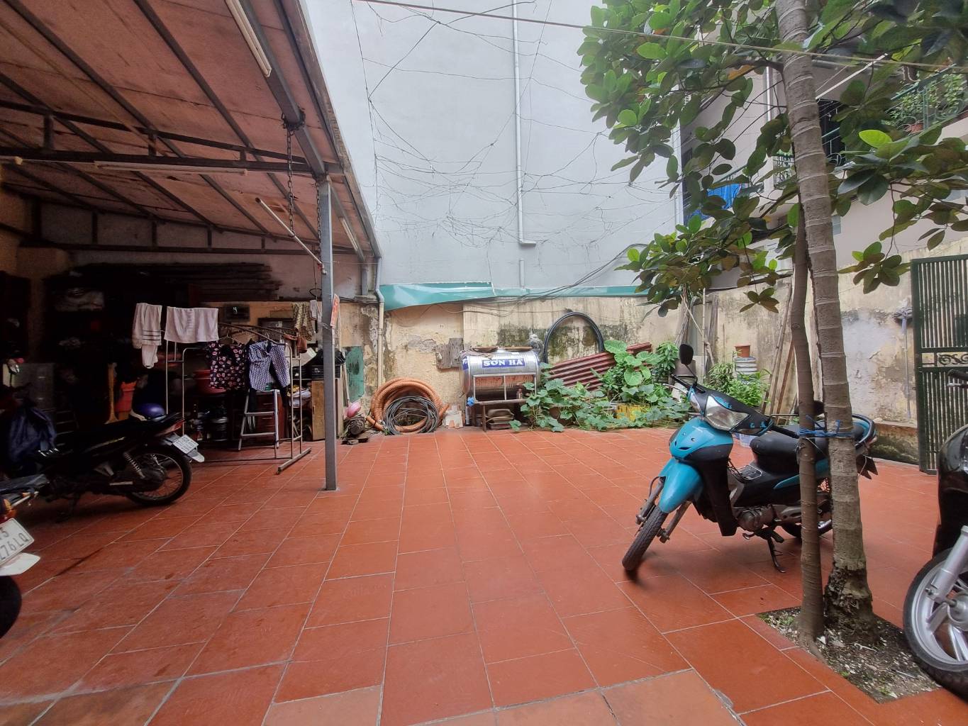 Bán nhà Minh Khai - diện tích 158m2 1 tầng - Mặt tiền rộng, phù hợp khách xây CCMN - giá 31,8 tỷ