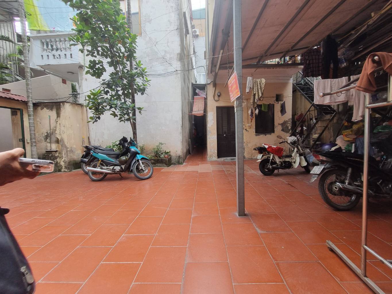 Bán nhà Minh Khai - diện tích 158m2 1 tầng - Mặt tiền rộng, phù hợp khách xây CCMN - giá 31,8 tỷ