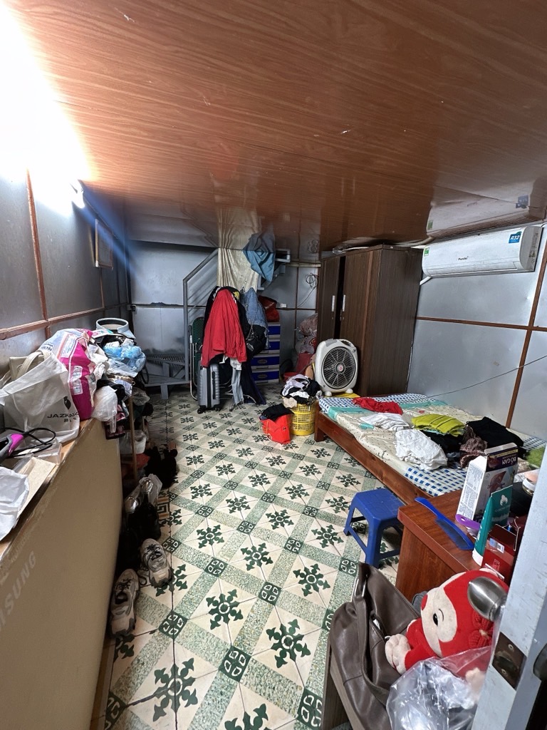 Bán nhà Nguyễn Khoái - diện tích 43m2 1 tầng - Mặt ngõ ba gác - giá 4,2 tỷ