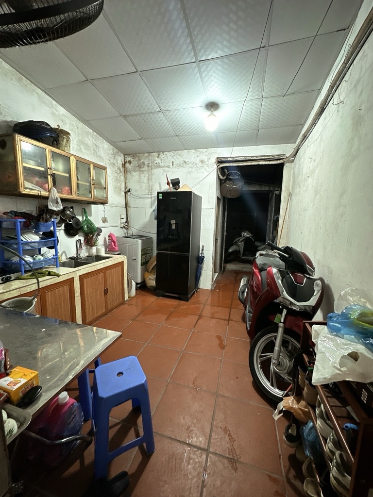 Bán nhà Nguyễn Khoái - diện tích 43m2 1 tầng - Mặt ngõ ba gác - giá 4,2 tỷ