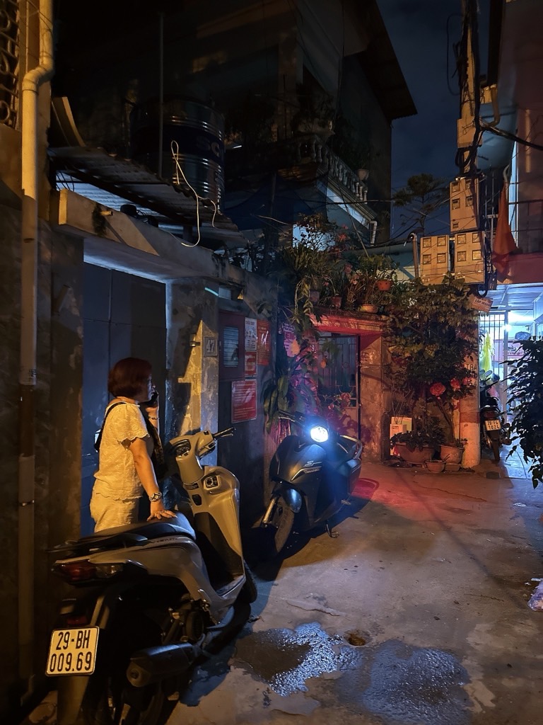 Bán nhà Nguyễn Khoái - diện tích 43m2 1 tầng - Mặt ngõ ba gác - giá 4,2 tỷ