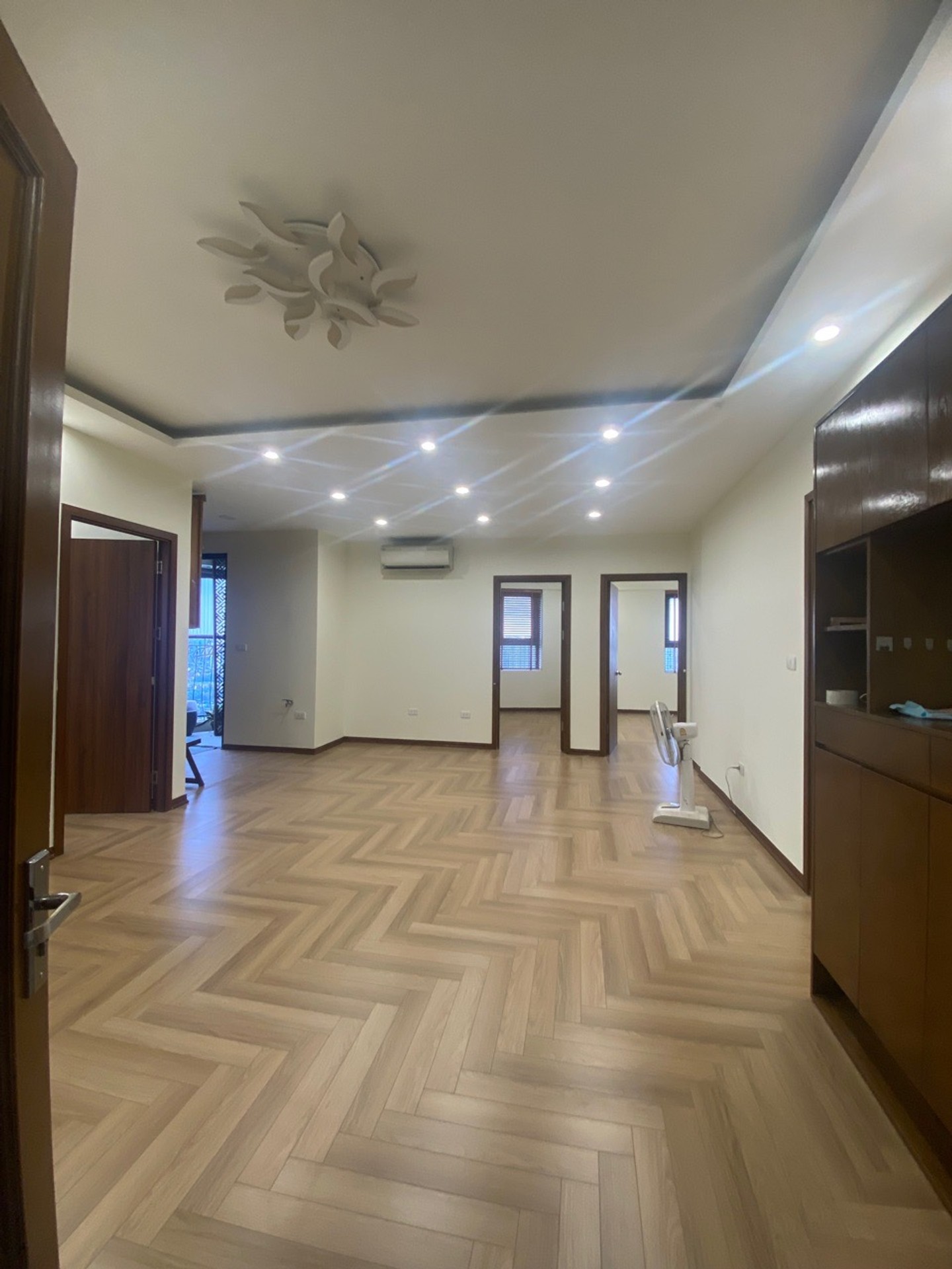 Bán nhà Tam Trinh - diện tích 107m2 31 tầng - Căn hộ lô góc 2 mặt thoáng - giá 7,4 tỷ
