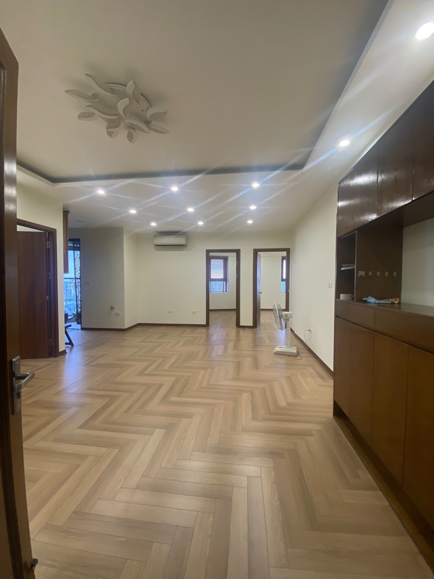 Bán nhà Tam Trinh - diện tích 107m2 31 tầng - Căn hộ lô góc 2 mặt thoáng - giá 7,4 tỷ