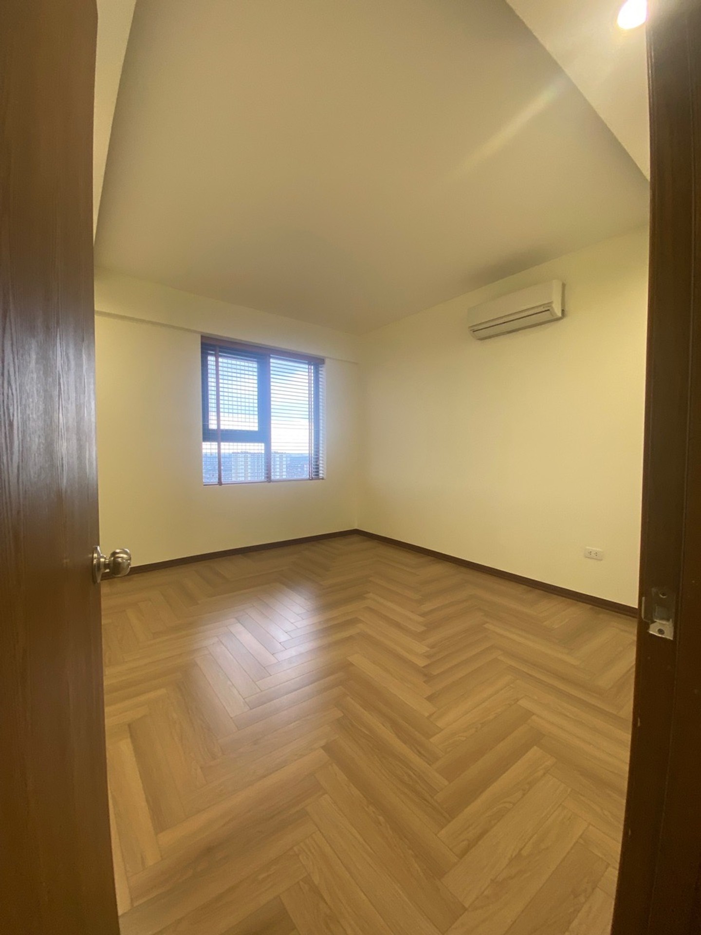 Bán nhà Tam Trinh - diện tích 107m2 31 tầng - Căn hộ lô góc 2 mặt thoáng - giá 7,4 tỷ