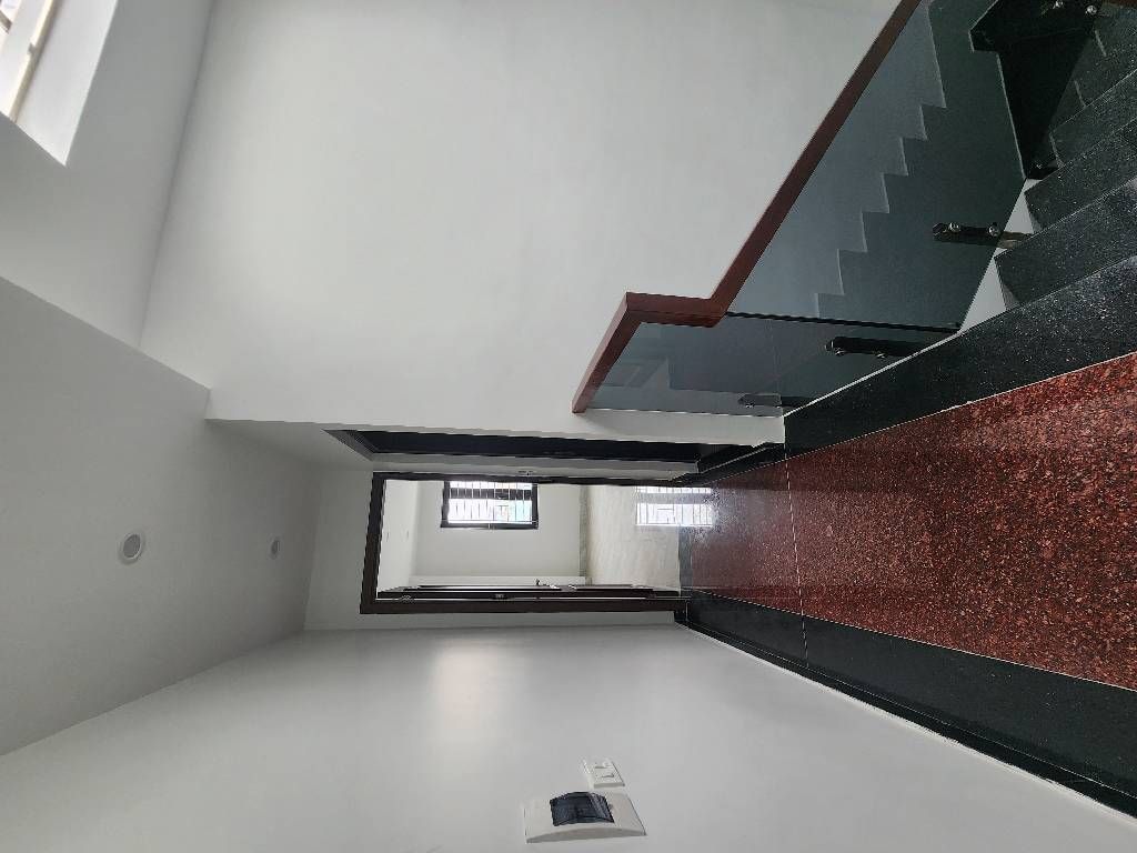Bán nhà Ngũ Nhạc - diện tích 44m2 5 tầng - ô tô vào trong nhà - giá 12,5 tỷ