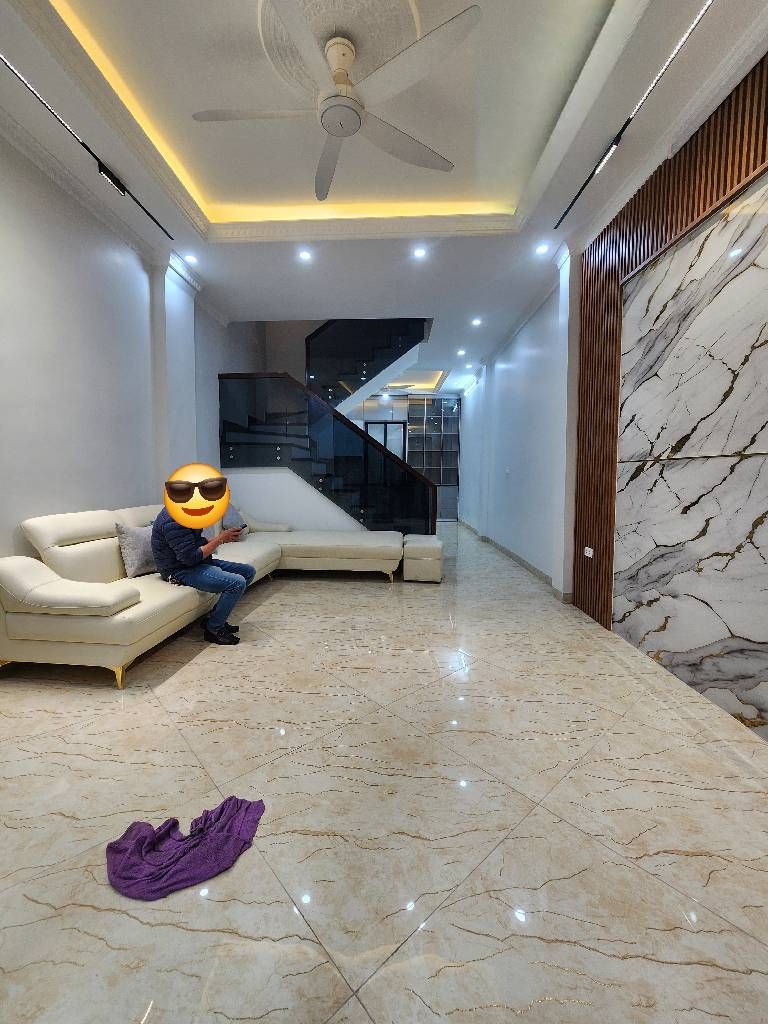 Bán nhà Ngũ Nhạc - diện tích 44m2 5 tầng - ô tô vào trong nhà - giá 12,5 tỷ