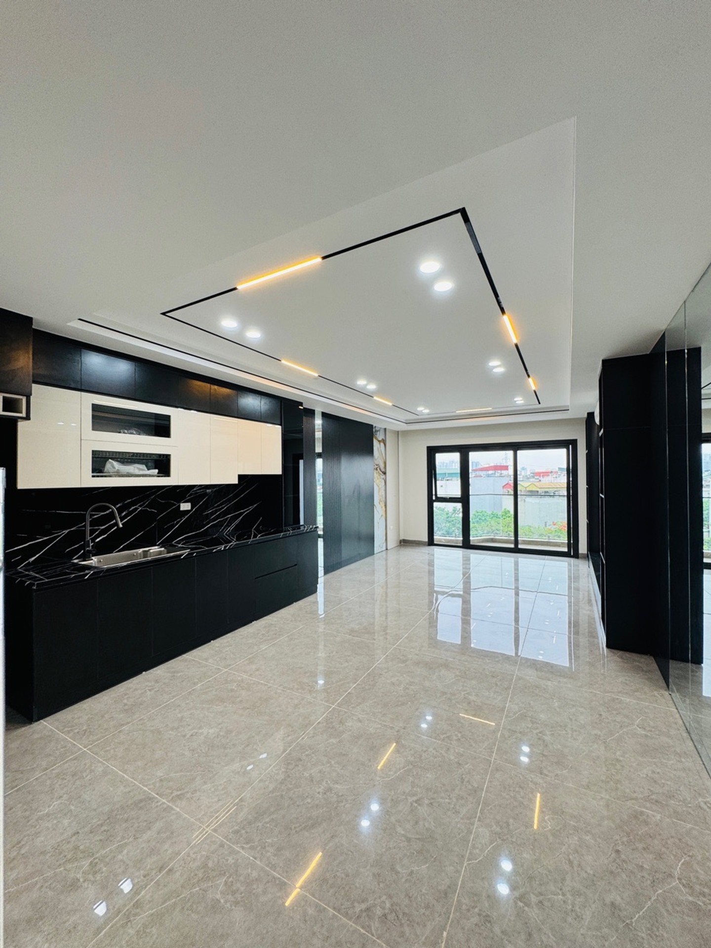 Bán nhà Bờ Sống Sét - diện tích 60m2 7 tầng - Nhà mặt phố kinh doanh sầm uất - giá 29,8 tỷ