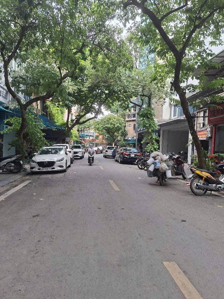 Bán nhà Đỗ Hành - diện tích 141m2 2 tầng - Mặt phố - giá 100 tỷ