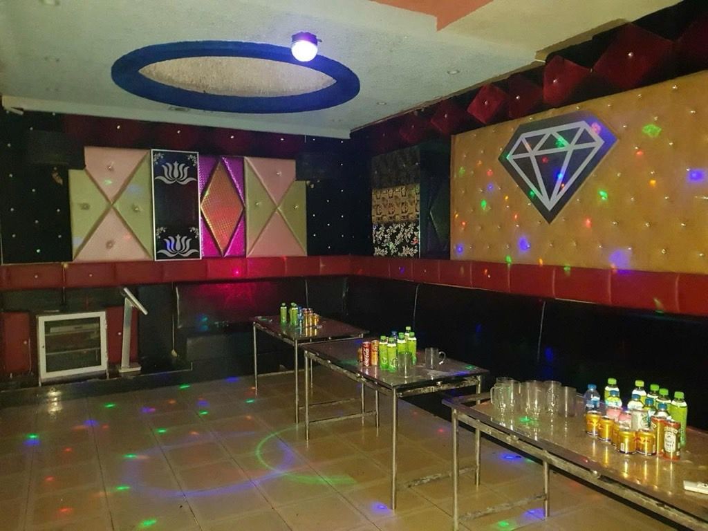 Bán nhà Triều Khúc - diện tích 146m2 5 tầng - Ô tô tránh - giá 32,9 tỷ