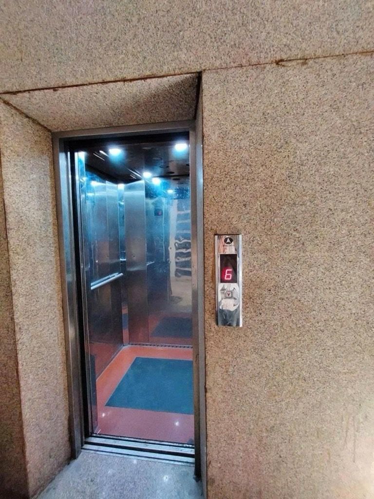 Bán nhà Triều Khúc - diện tích 146m2 5 tầng - Ô tô tránh - giá 32,9 tỷ