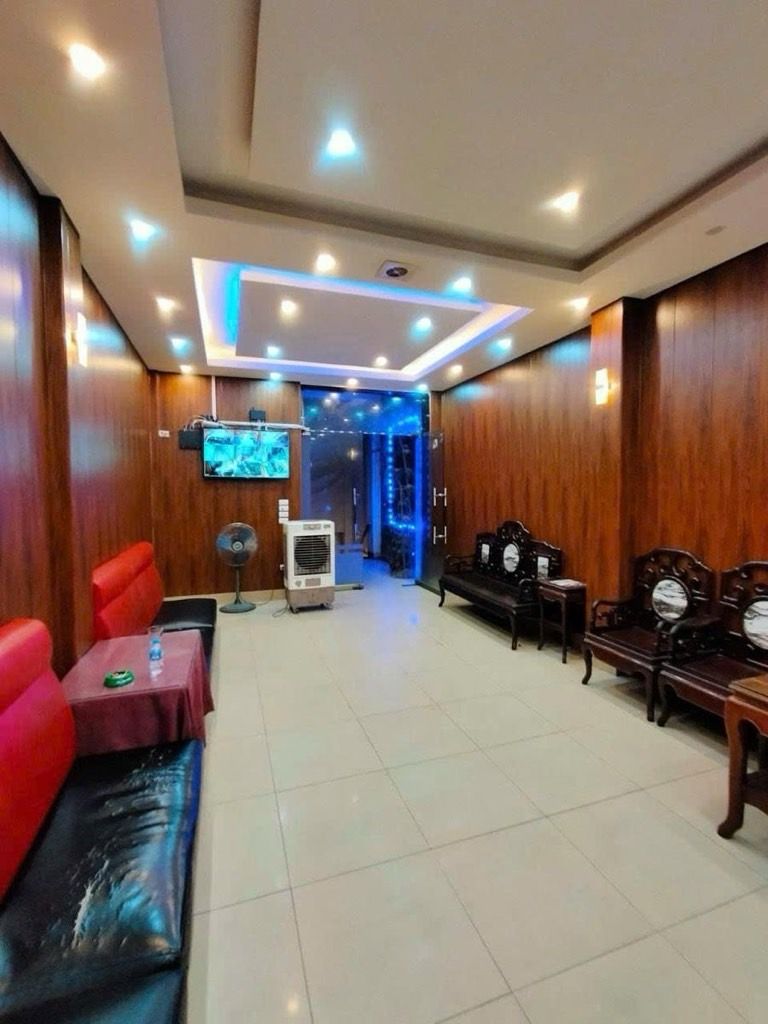 Bán nhà Triều Khúc - diện tích 146m2 5 tầng - Ô tô tránh - giá 32,9 tỷ