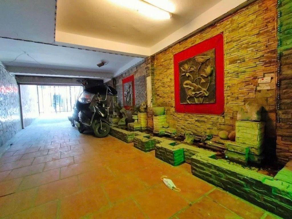 Bán nhà Triều Khúc - diện tích 146m2 5 tầng - Ô tô tránh - giá 32,9 tỷ