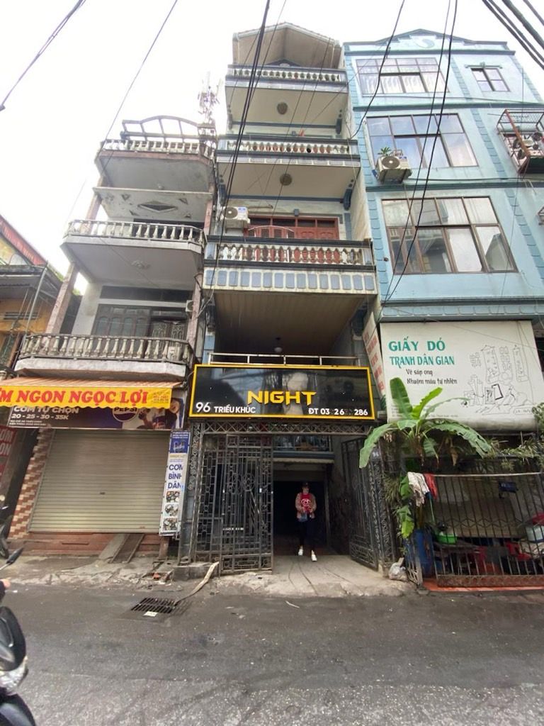 Bán nhà Triều Khúc - diện tích 146m2 5 tầng - Ô tô tránh - giá 32,9 tỷ