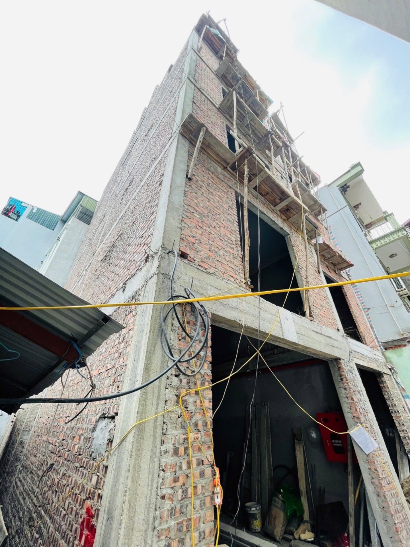 Bán nhà Đặng Trần Đức - diện tích 54m2 6 tầng - Nhà mới tinh, thang máy - giá 15,5 tỷ