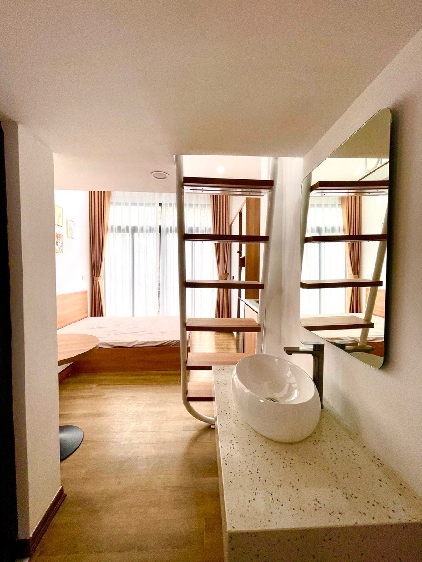 Bán nhà Ngõ Quỳnh - diện tích 91m2 6 tầng - Lô góc, thang máy - giá 22,3 tỷ
