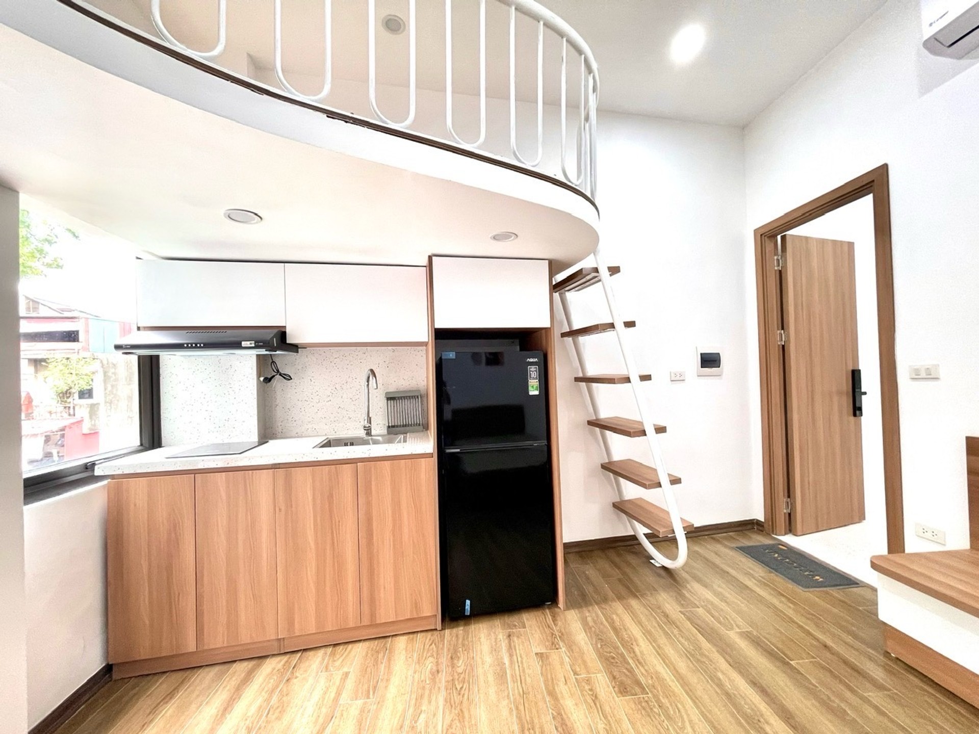 Bán nhà Ngõ Quỳnh - diện tích 91m2 6 tầng - Lô góc, thang máy - giá 22,3 tỷ