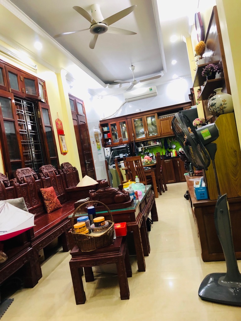 Bán nhà Đường Khương Đình - diện tích 220m2 4 tầng - Nhà đẹp vị trí hiếm - giá 27 tỷ