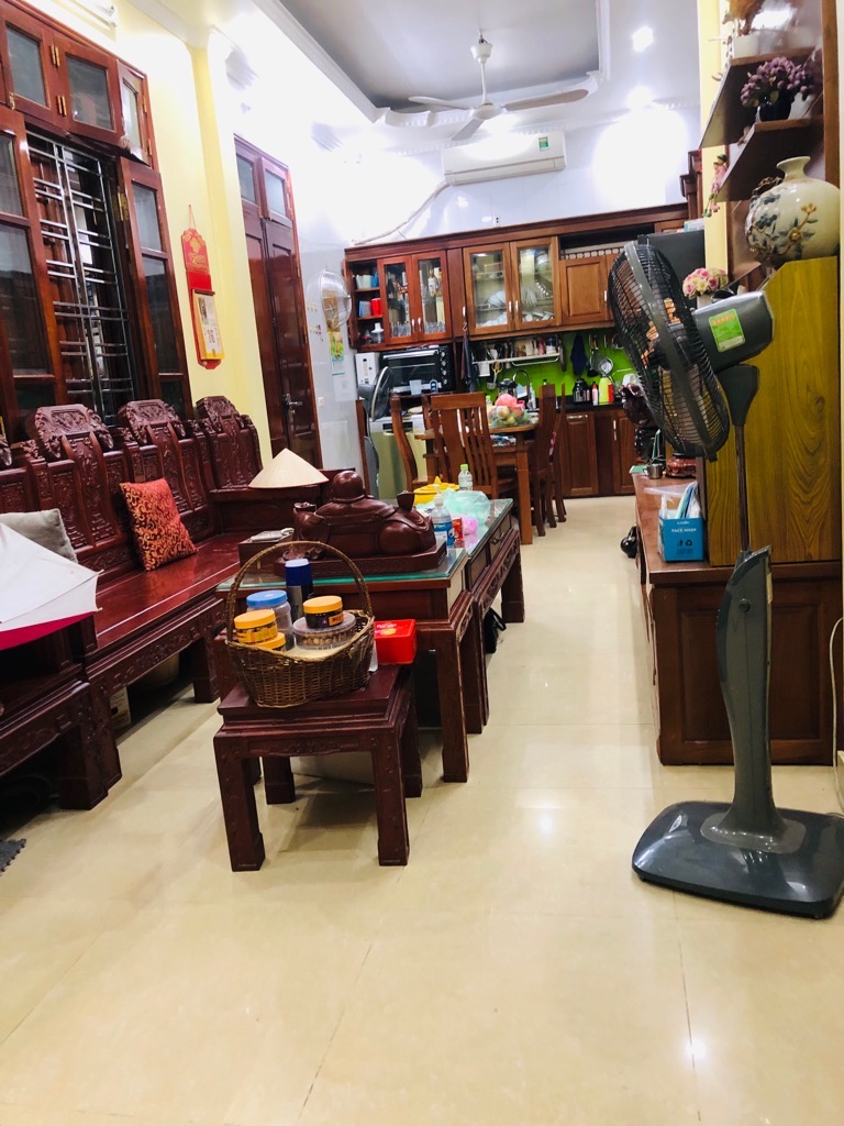 Bán nhà Đường Khương Đình - diện tích 220m2 4 tầng - Nhà đẹp vị trí hiếm - giá 27 tỷ