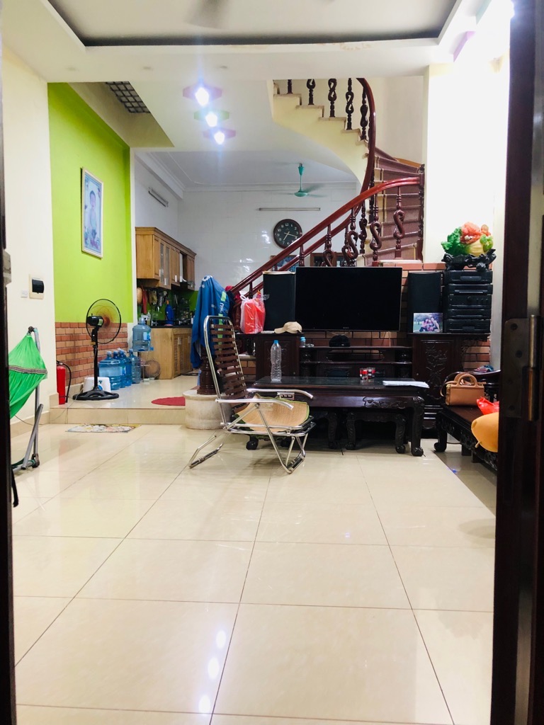 Bán nhà Đường Khương Đình - diện tích 220m2 4 tầng - Nhà đẹp vị trí hiếm - giá 27 tỷ