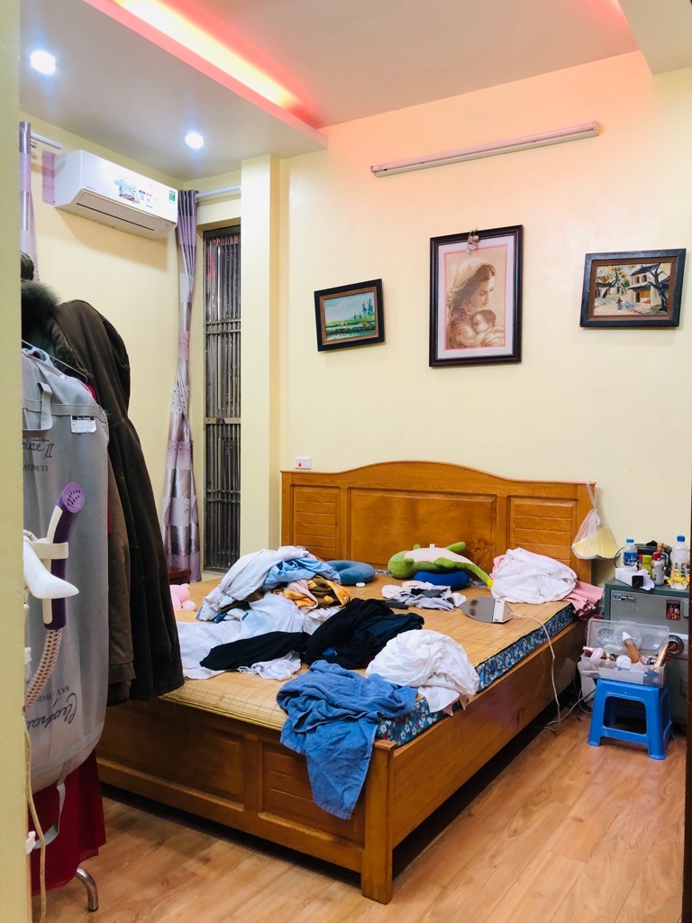 Bán nhà Đường Khương Đình - diện tích 220m2 4 tầng - Nhà đẹp vị trí hiếm - giá 27 tỷ