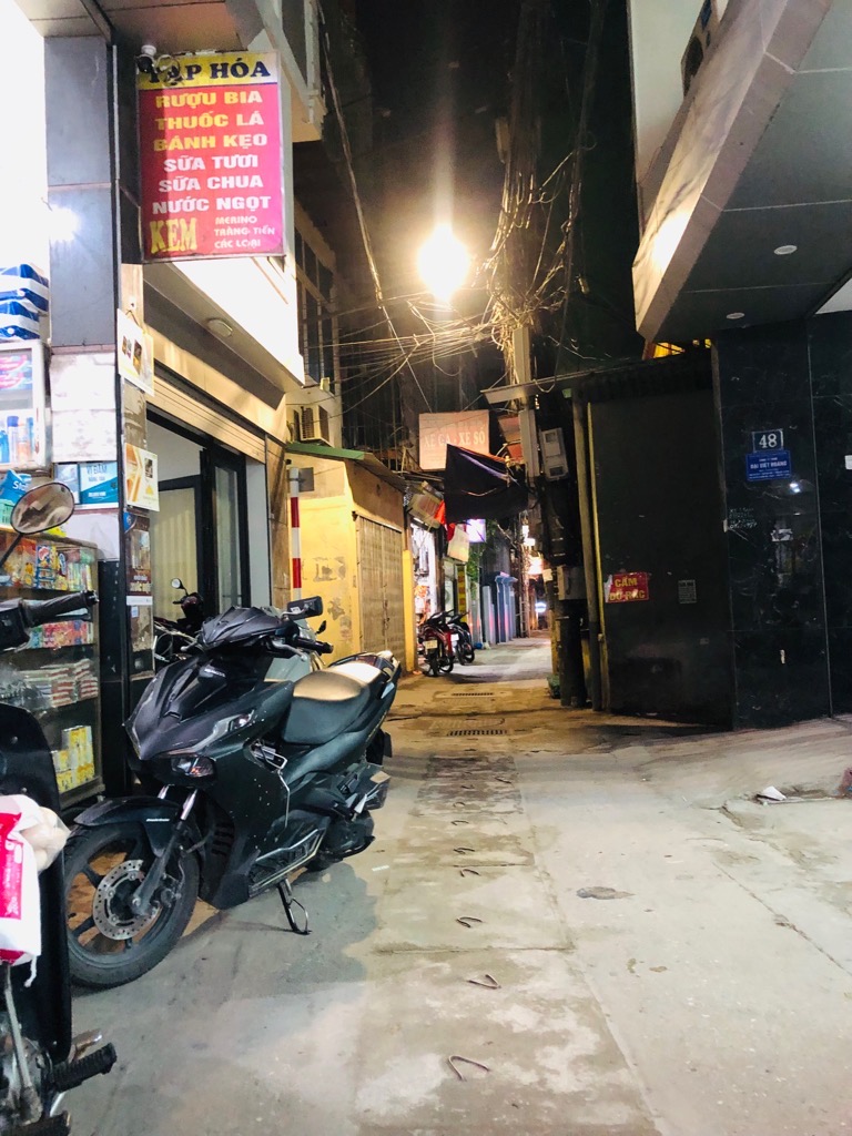 Bán nhà Đường Khương Đình - diện tích 220m2 4 tầng - Nhà đẹp vị trí hiếm - giá 27 tỷ