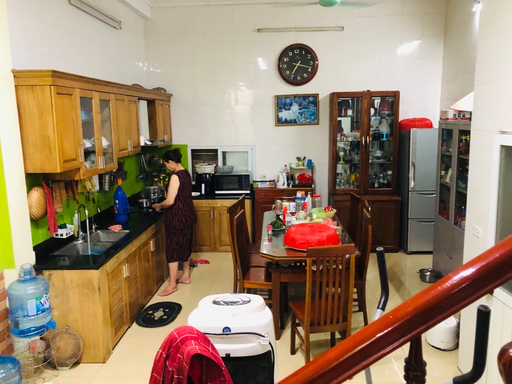 Bán nhà Đường Khương Đình - diện tích 220m2 4 tầng - Nhà đẹp vị trí hiếm - giá 27 tỷ