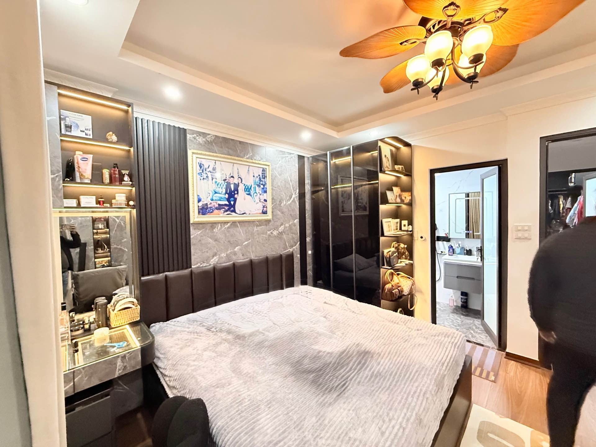 Bán nhà Vĩnh Tuy - diện tích 62m2 5 tầng - Ô tô tránh - giá 17,5 tỷ