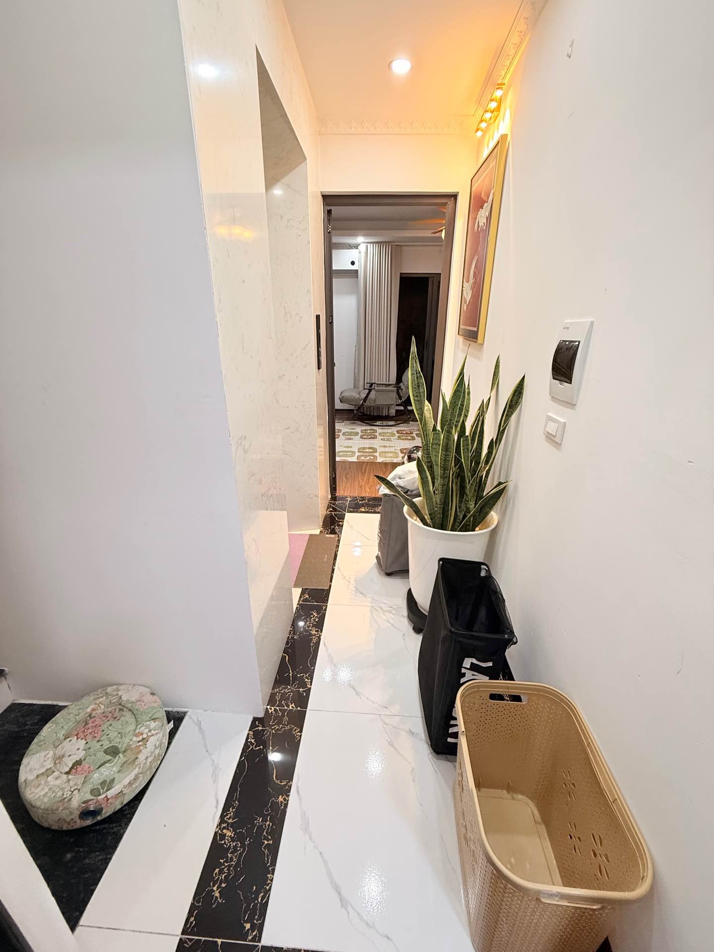 Bán nhà Vĩnh Tuy - diện tích 62m2 5 tầng - Ô tô tránh - giá 17,5 tỷ