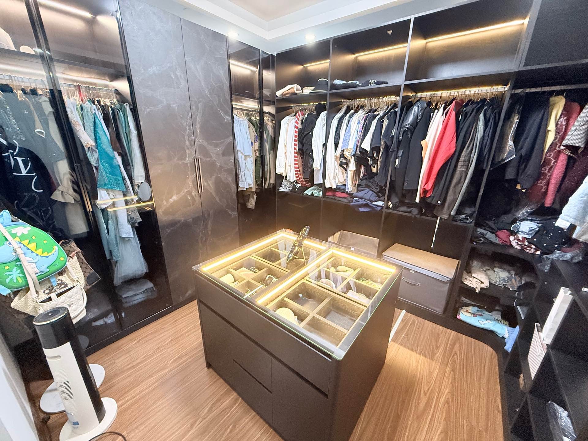Bán nhà Vĩnh Tuy - diện tích 62m2 5 tầng - Ô tô tránh - giá 17,5 tỷ