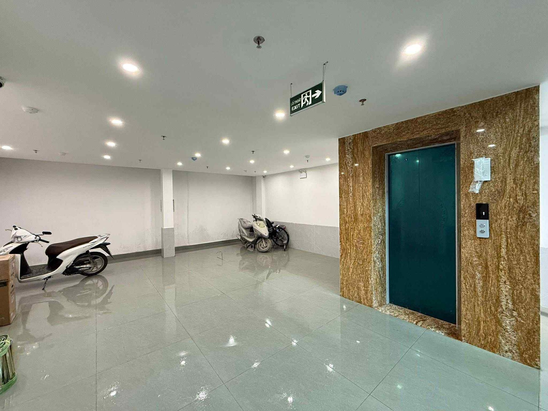 Bán nhà Khương Đình - diện tích 78m2 7 tầng - 2 mặt ngõ - giá 15,6 tỷ