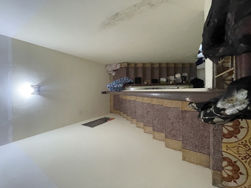 Bán nhà Vương Thừa Vũ - diện tích 87.4m2 3 tầng - Ô TÔ TẢI TRÁNH - giá 37,5 tỷ