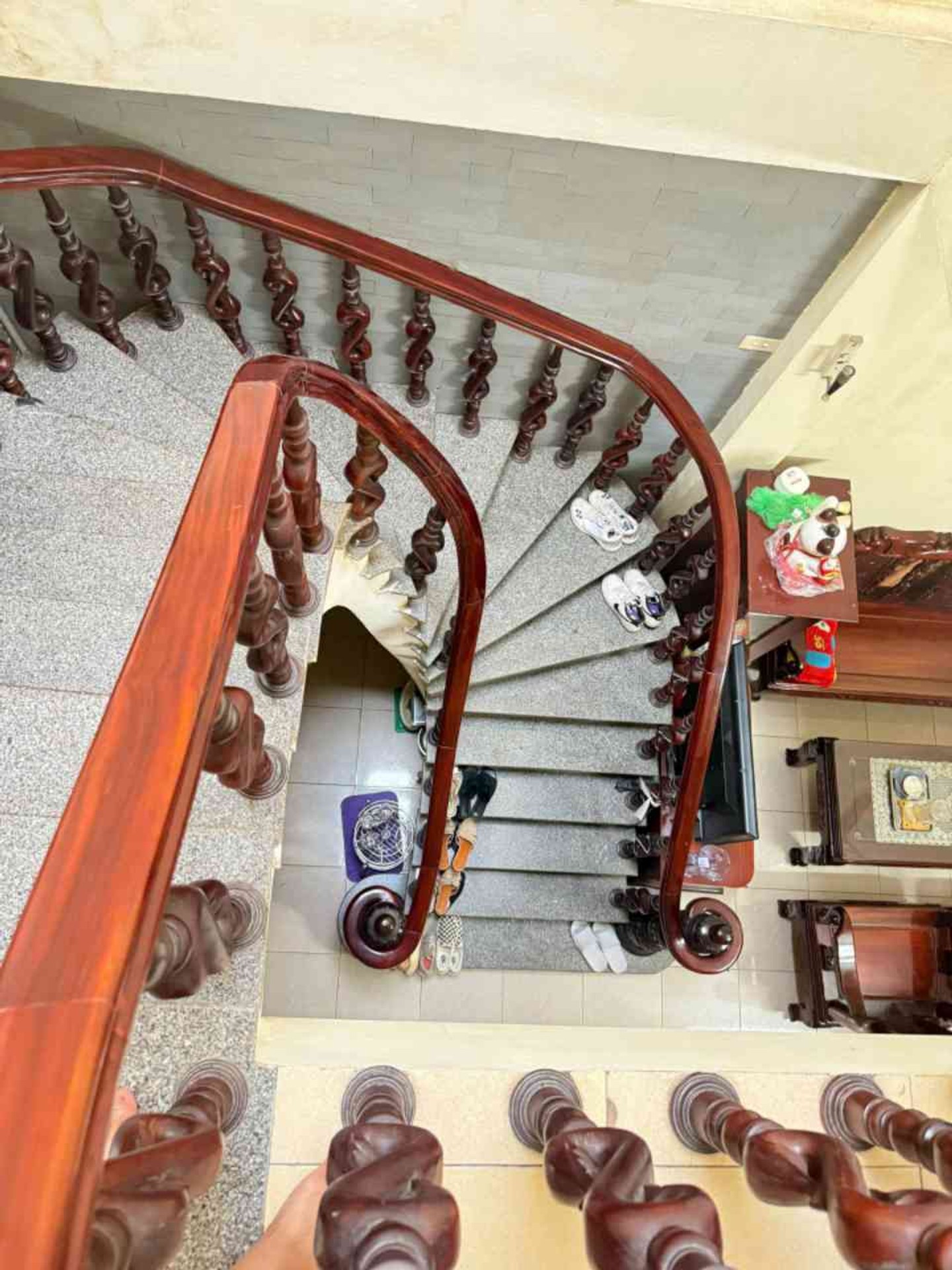 Bán nhà Lê Trọng Tấn - diện tích 61m2 2 tầng - Ô TÔ TRÁNH - giá 7,2 tỷ