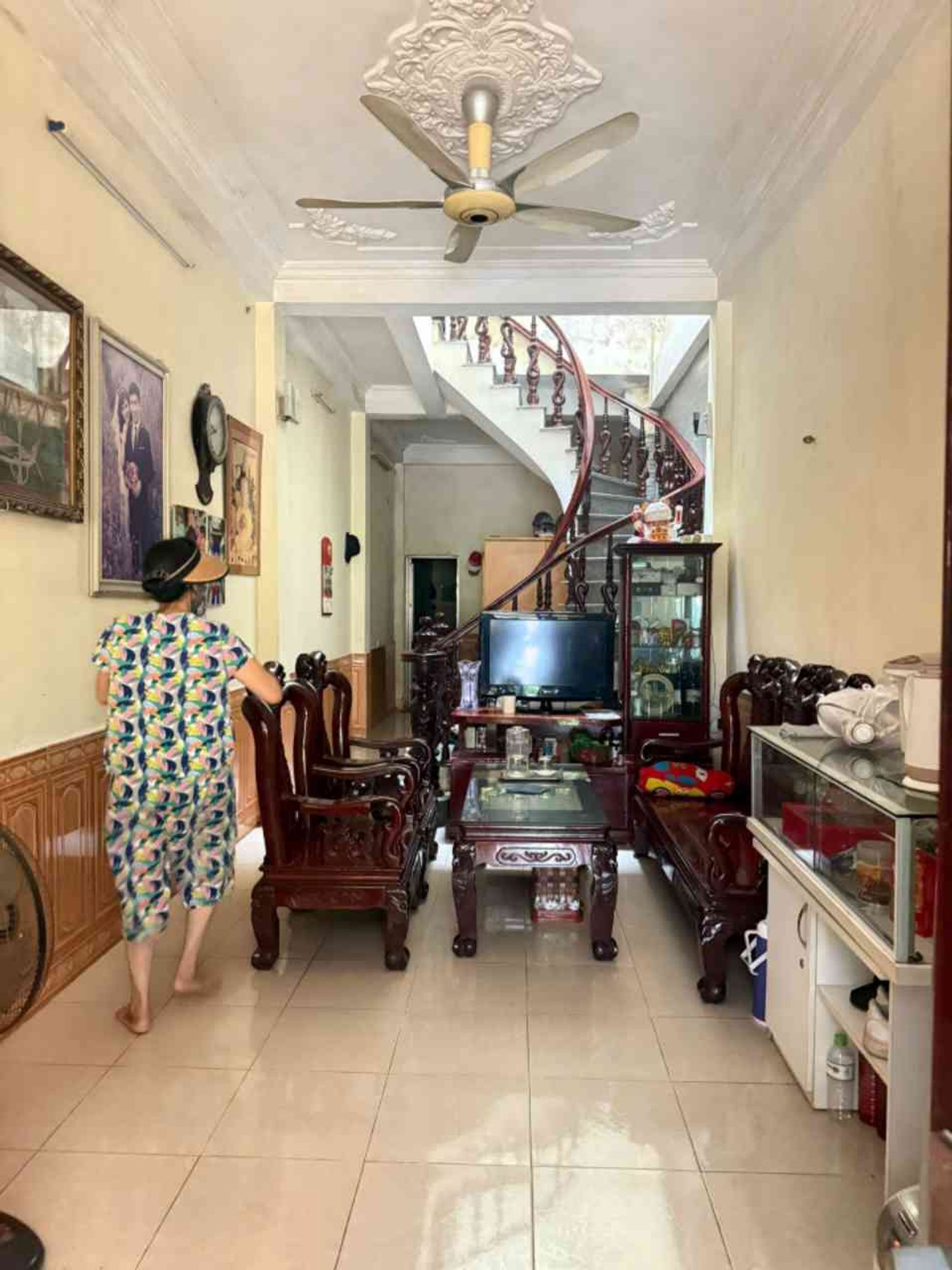 Bán nhà Lê Trọng Tấn - diện tích 61m2 2 tầng - Ô TÔ TRÁNH - giá 7,2 tỷ