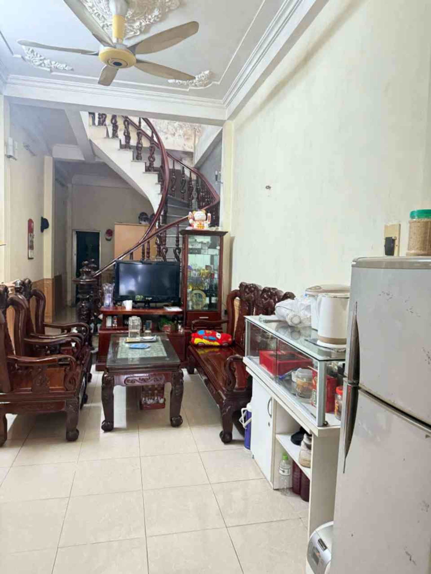 Bán nhà Lê Trọng Tấn - diện tích 61m2 2 tầng - Ô TÔ TRÁNH - giá 7,2 tỷ