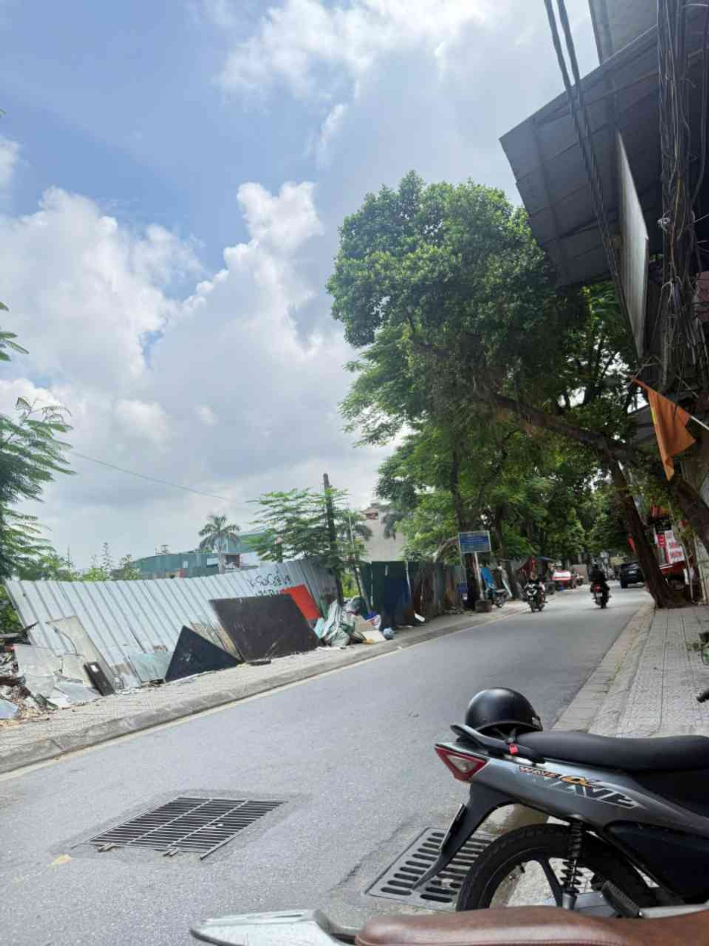 Bán nhà Lê Trọng Tấn - diện tích 61m2 2 tầng - Ô TÔ TRÁNH - giá 7,2 tỷ