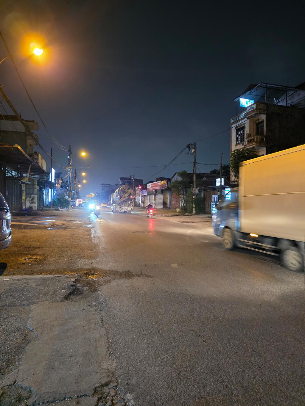 Bán nhà Tam Trinh - diện tích 212m2 1 tầng - Mặt phố to nhất quận Hoàng Mai - giá 28 tỷ