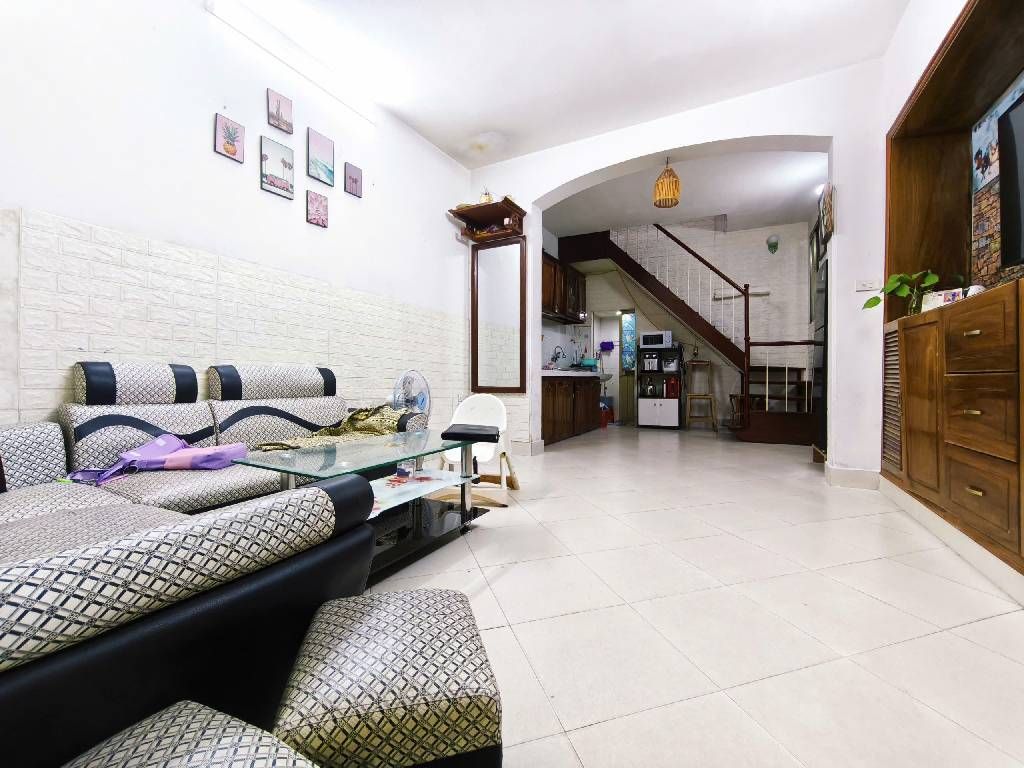 Bán nhà Định Công Hạ - diện tích 35m2 2 tầng - ngõ ô tô đỗ cửa - giá 2,45 tỷ