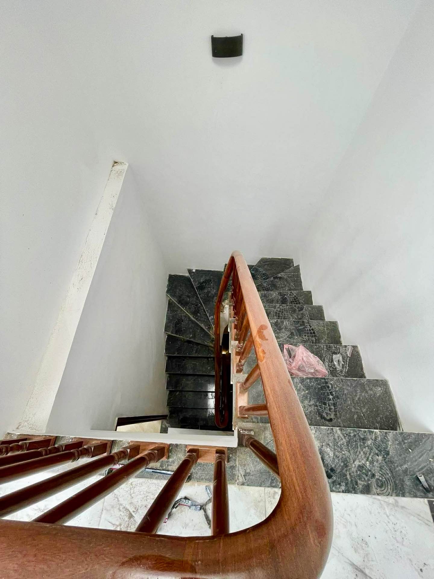 Bán nhà Bạch Đằng - diện tích 34m2 5 tầng - Lô góc 2 mặt tiền - giá 11,5 tỷ