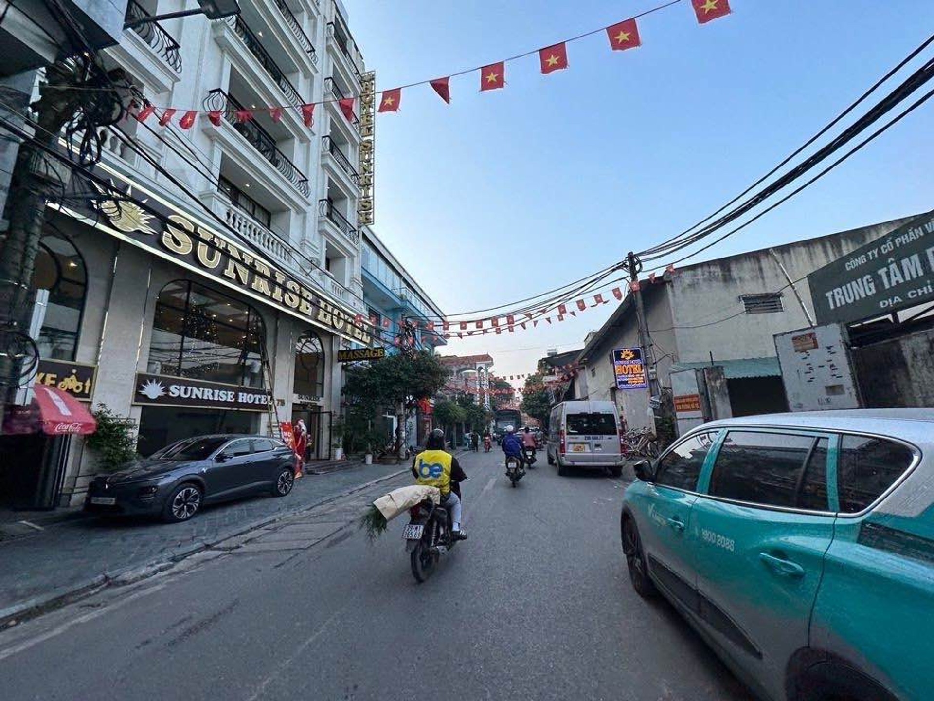 Bán nhà Bạch Đằng - diện tích 34m2 5 tầng - Lô góc 2 mặt tiền - giá 11,5 tỷ