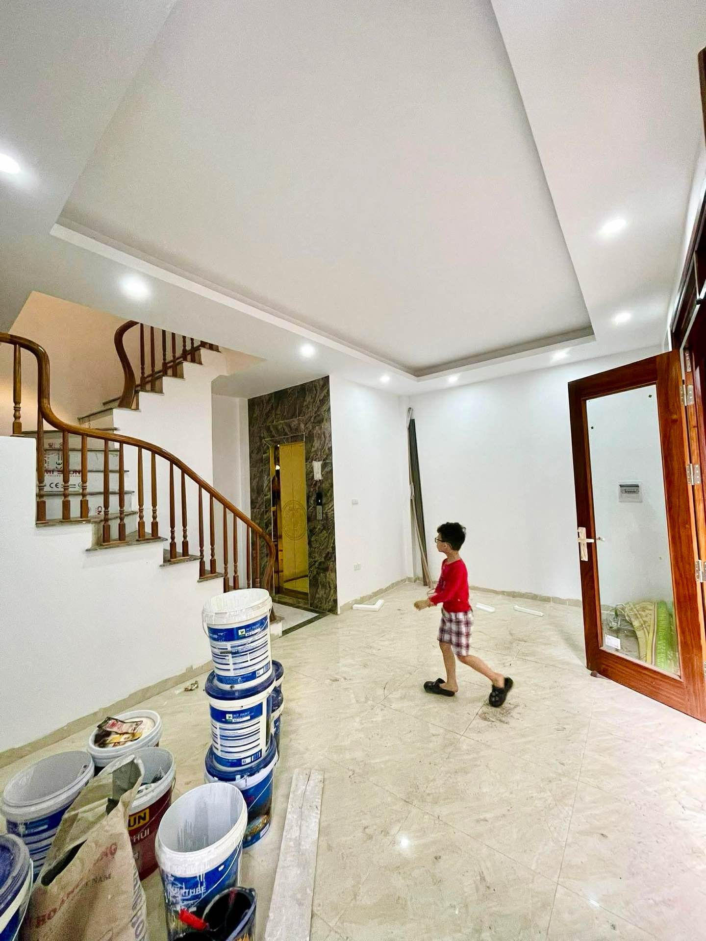 Bán nhà Bạch Đằng - diện tích 34m2 5 tầng - Lô góc 2 mặt tiền - giá 11,5 tỷ